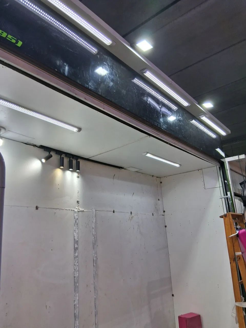 Vendo ou alugo dois box no centro fashion - Foto 2