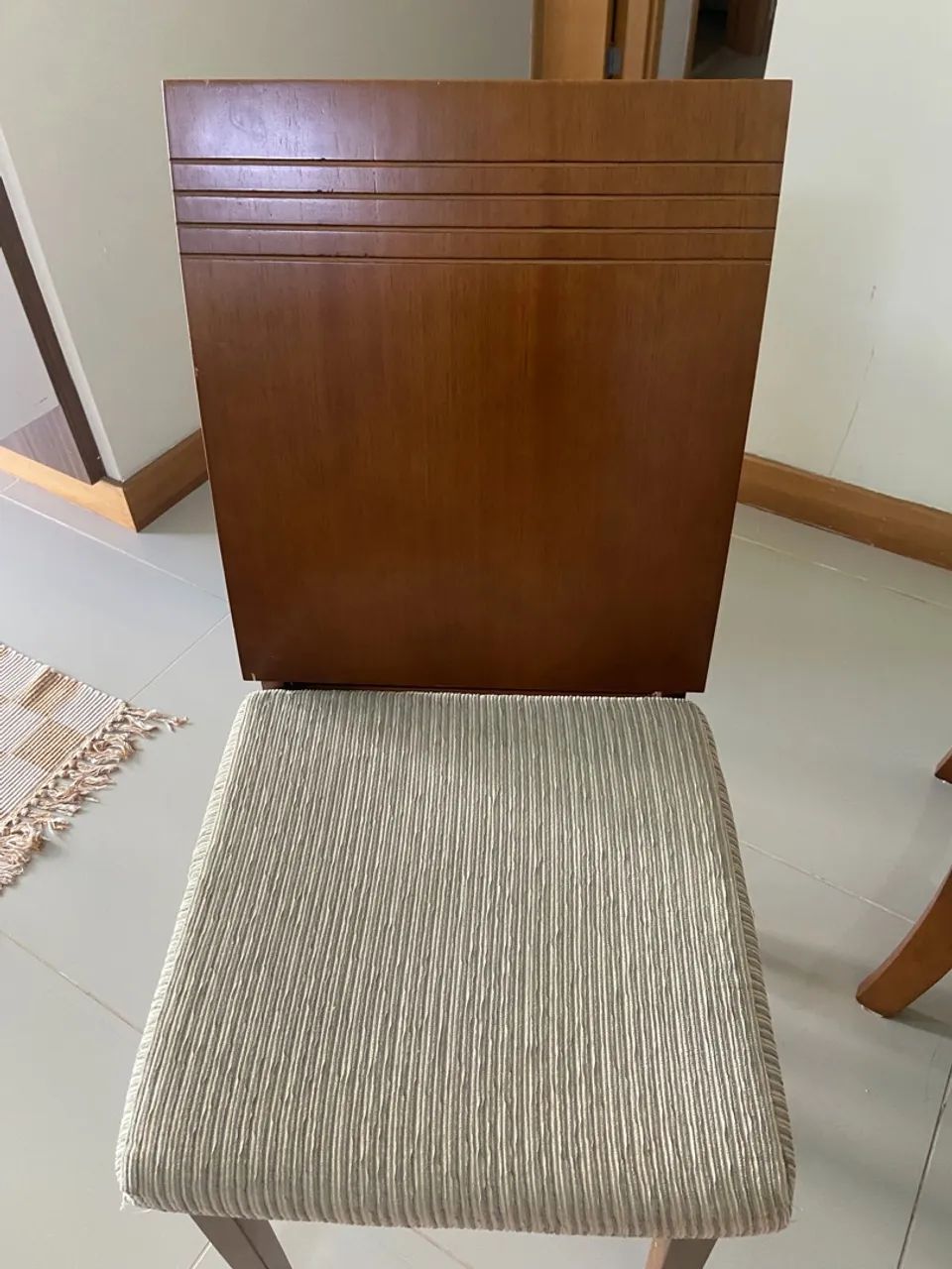 Mesa com cadeiras - Foto 2
