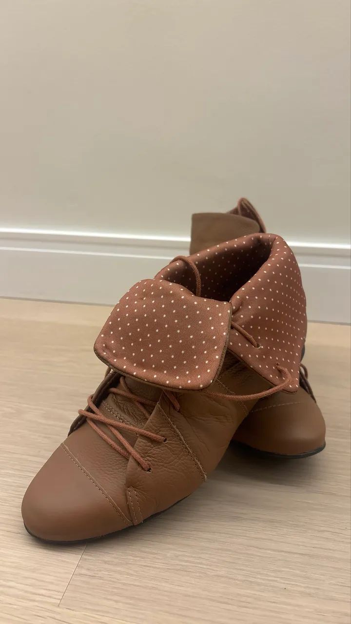 Bota caramelo em couro legítimo nº35