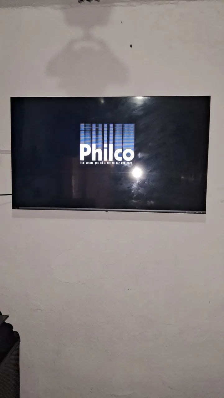 Vendo TV philco 50 polegadas,com defeito,a imagem aparece e logo some,a tela perfeita. - Foto 2