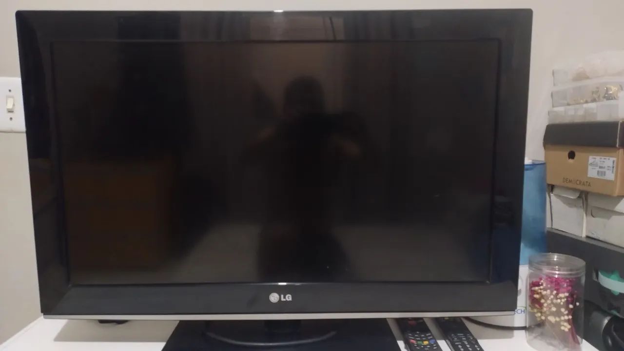 TV LG 32 Polegadas - Funcionando, com defeito na imagem