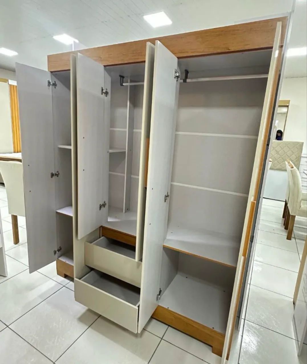 GUARDA ROUPA MAYA 6 PORTAS  - Foto 4