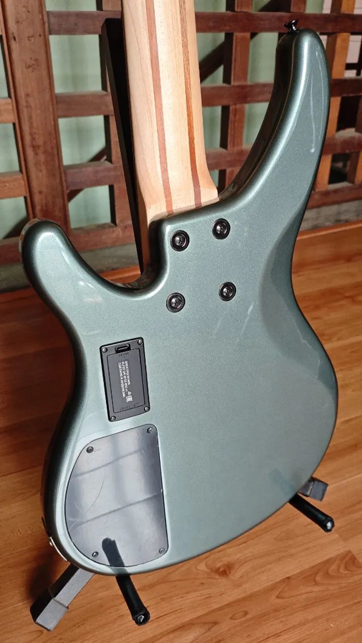 Baixo Yamaha 5c TRBX305 com bag - Foto 5