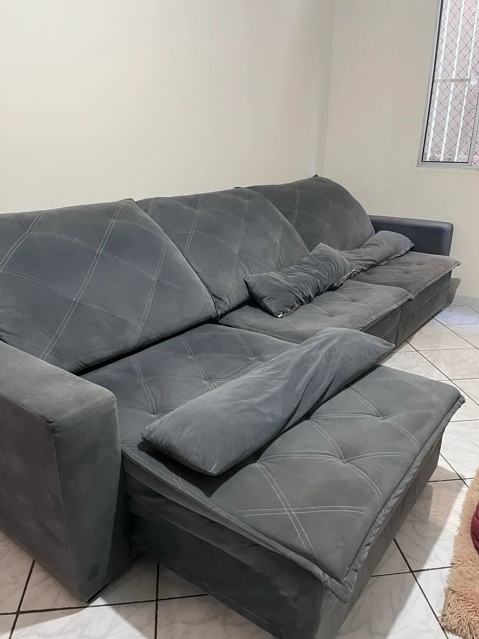 Sofá retrátil e reclinável 