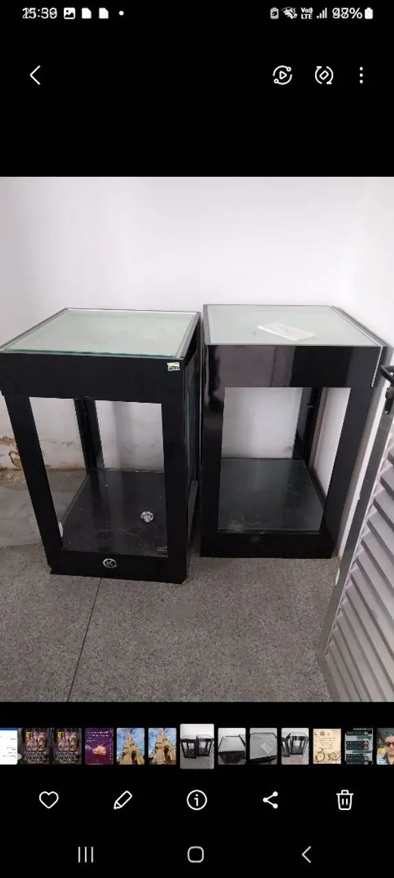 VENDO 2 MOSTRUARIOS EM MDF COM GAVETA EXPOSITORA E TAMPO DE VIDRO