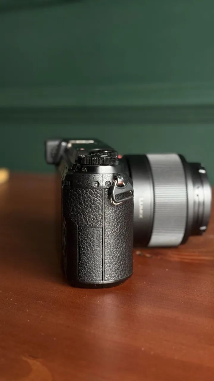 Panasonic Lumix GX85 - Câmera Mirrorless 4K