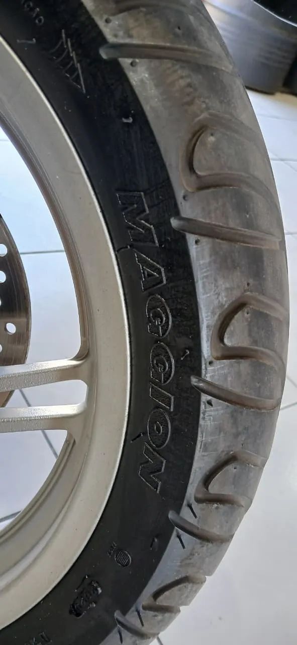 HONDA SH300I CONSERVADA - Foto 5