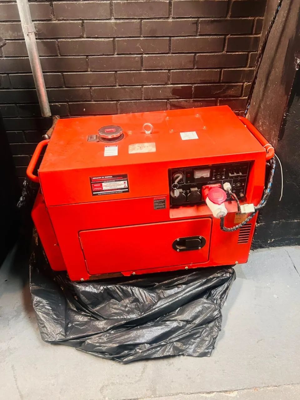 Gerador Diesel Silenciado Trifásico - ND9100ES3 - R$ 6.700
