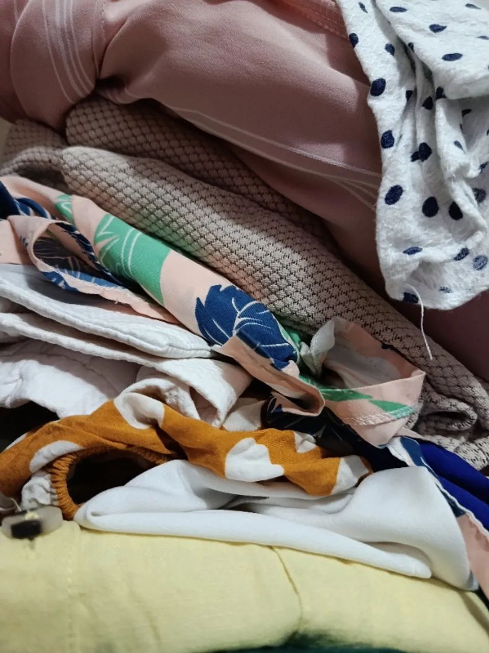 Lote de roupas 100 peças + Brinde - Foto 3