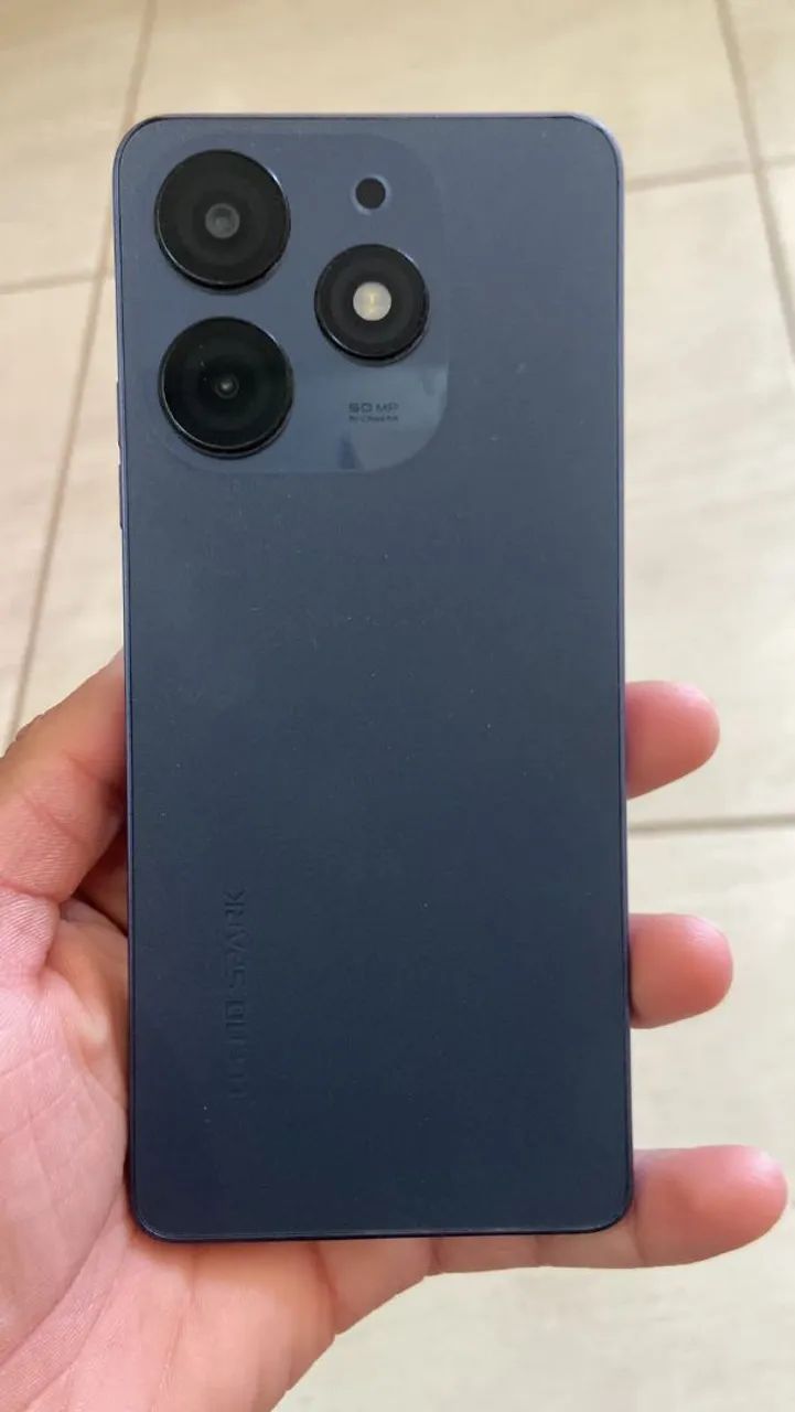 Celular Android em bom estado 