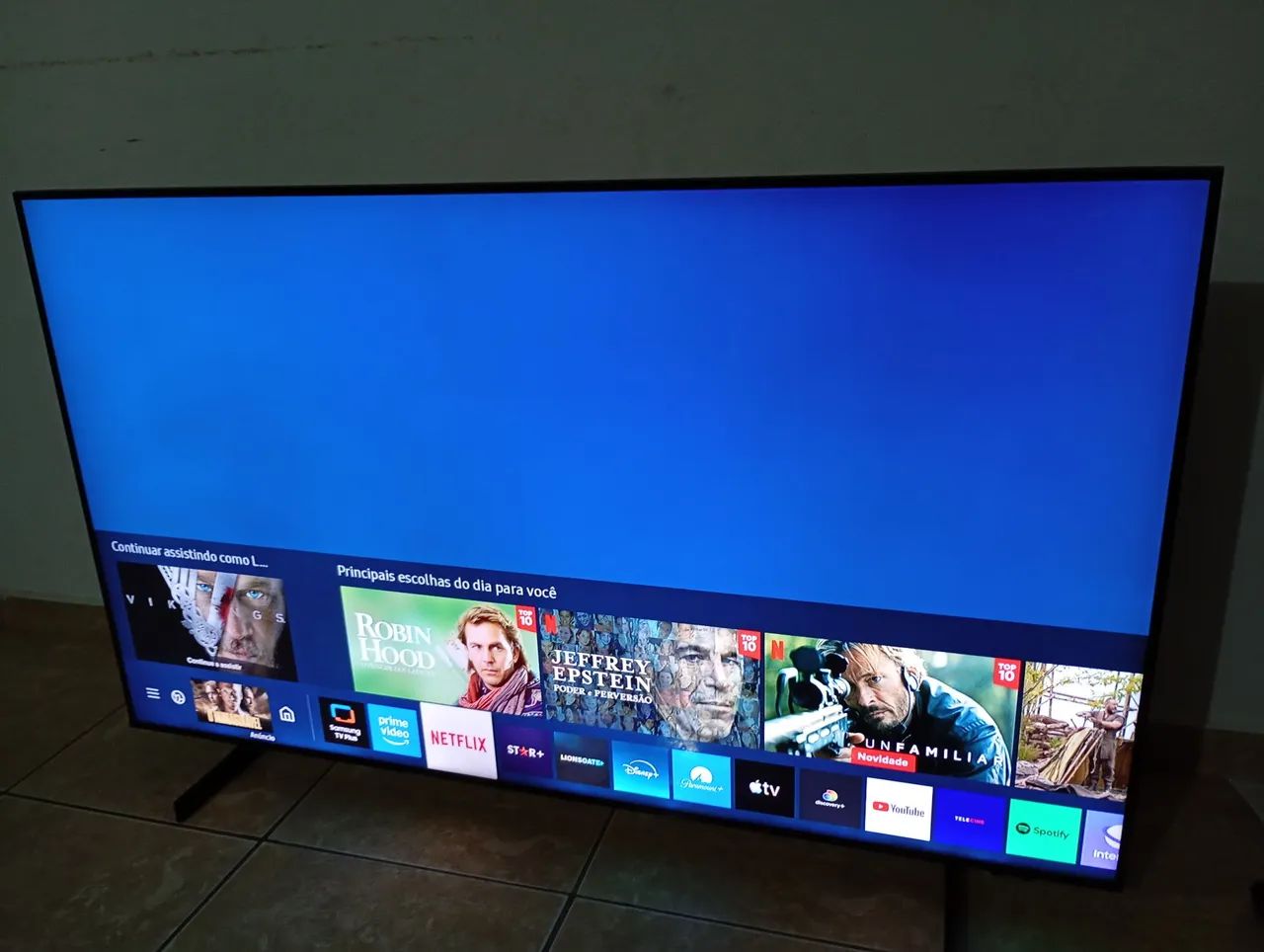 Vendo essa tv da Samsung 60 polegadas smart 4k 