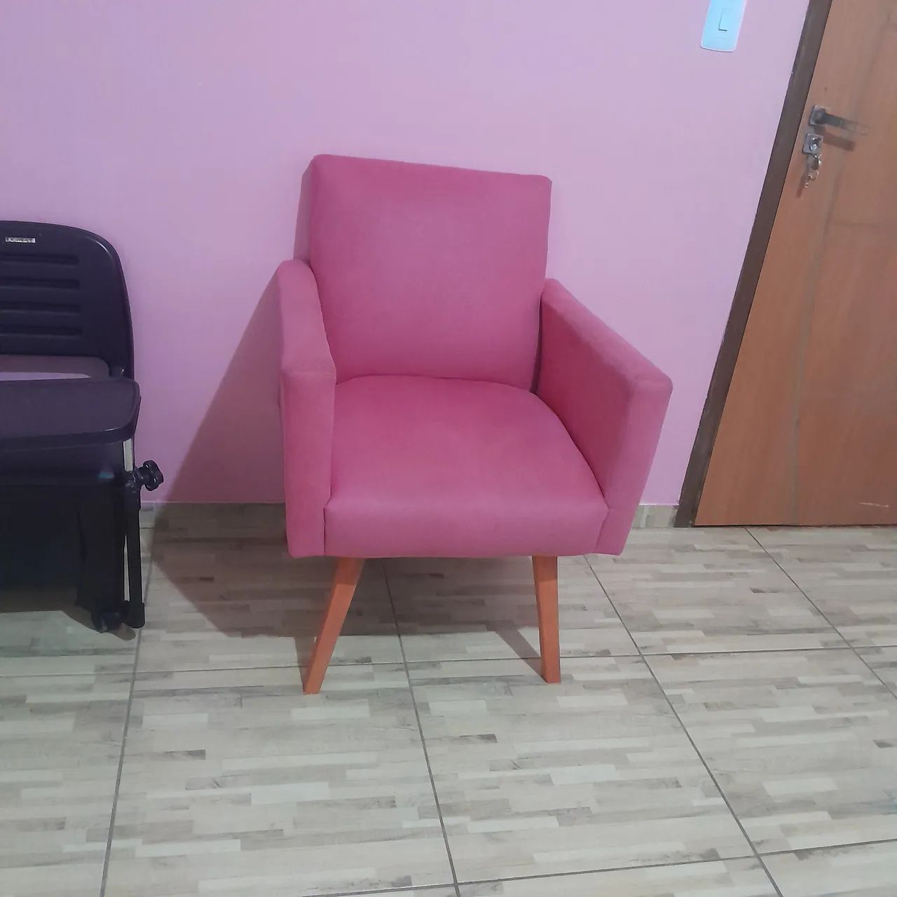 Poltrona em perfeito estado de conservação  - Foto 3