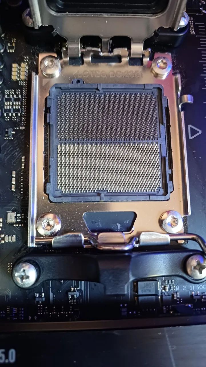 Placa-Mãe ASUS TUF Gaming X670E-PLUS - Performance Extrema para AMD AM5 - Foto 4