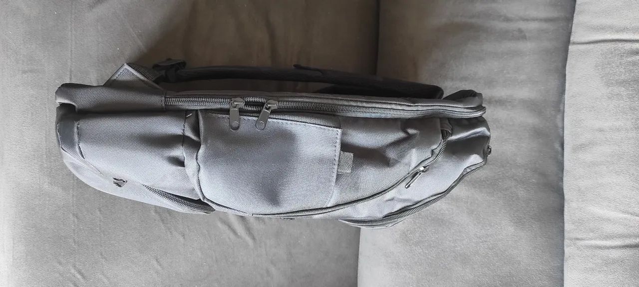 Mochila Executiva para Notebook com USB - Nova | Trabalho e Faculdade - Foto 3