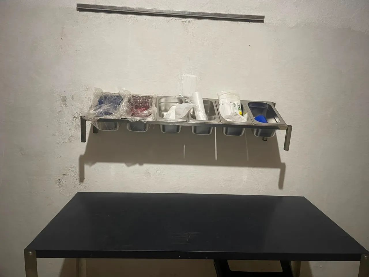 Mesa inox com Cuba para condimentos  - Foto 2