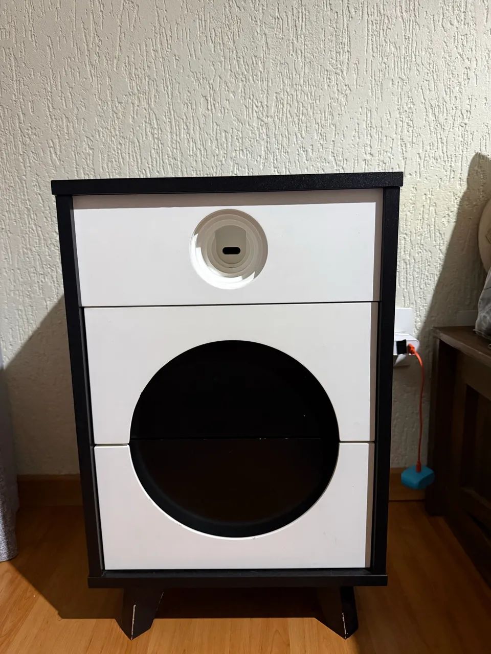 Mesa de cabeceira Tok&Stok 