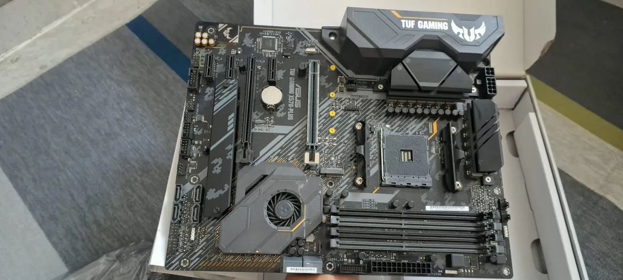 Venda placa mãe Tuf-Gaming X570-Plus/ BR - Foto 2