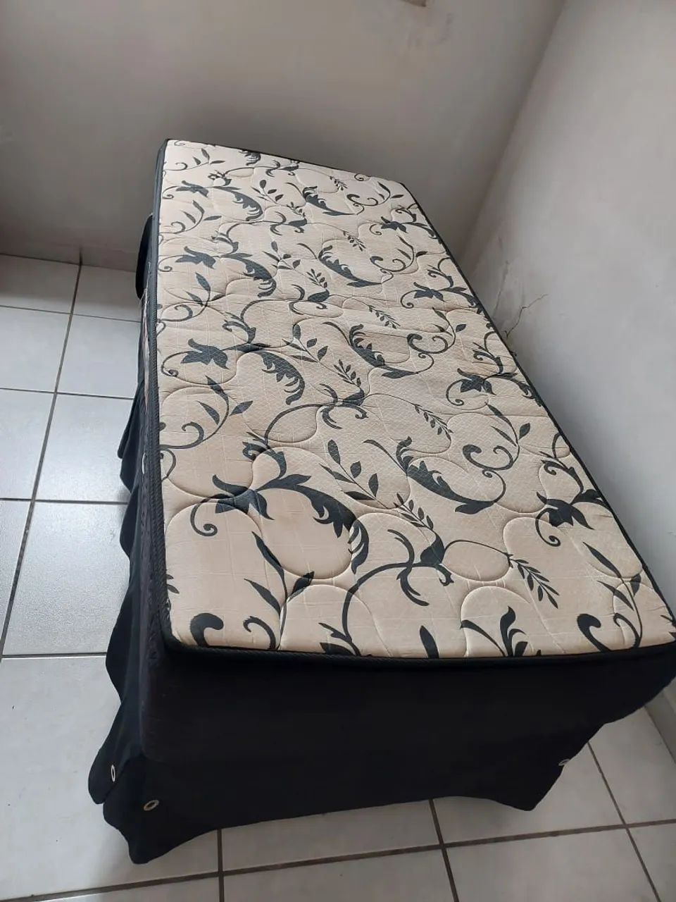 Vendo cama box de solteiro  - Foto 2