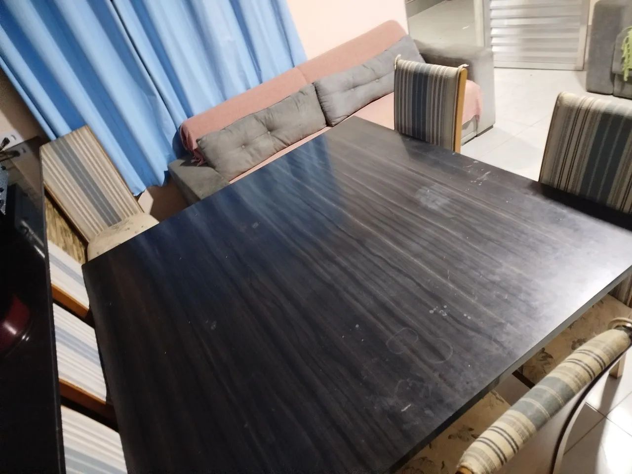 Mesa de mármore com 7 cadeiras  - Foto 2