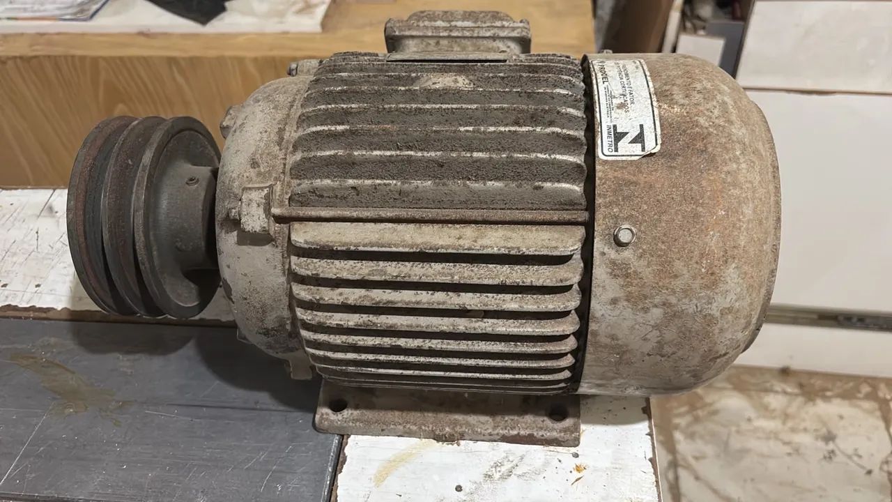 Motor elétrico Eberle 5CV Trifásico