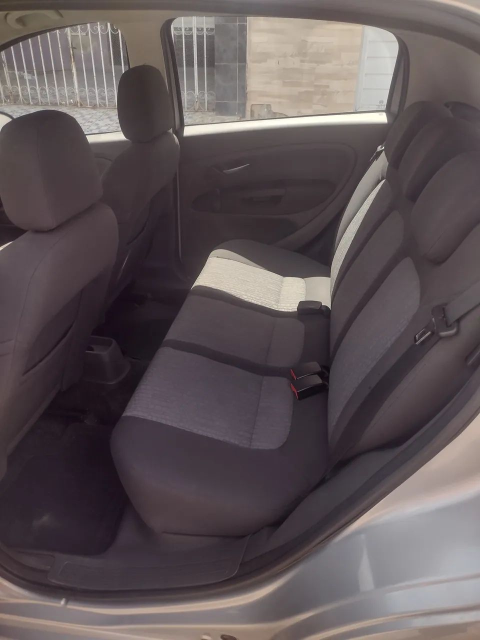 Fiat Punto Essence 1.6 Flex 16V 5P 2012 - Foto 5