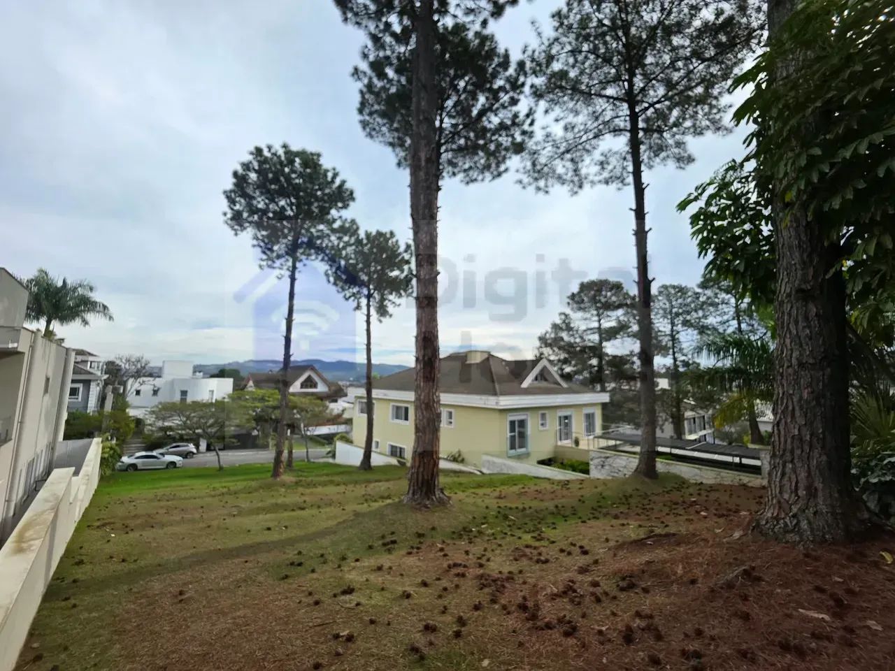 Lindo terreno com 637m2 com excelente localização em Alphaville - Foto 5