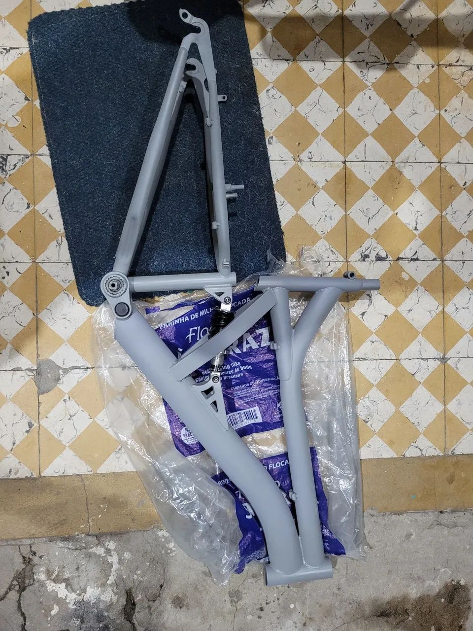 Quadro de bicicleta aro 26. - Foto 2