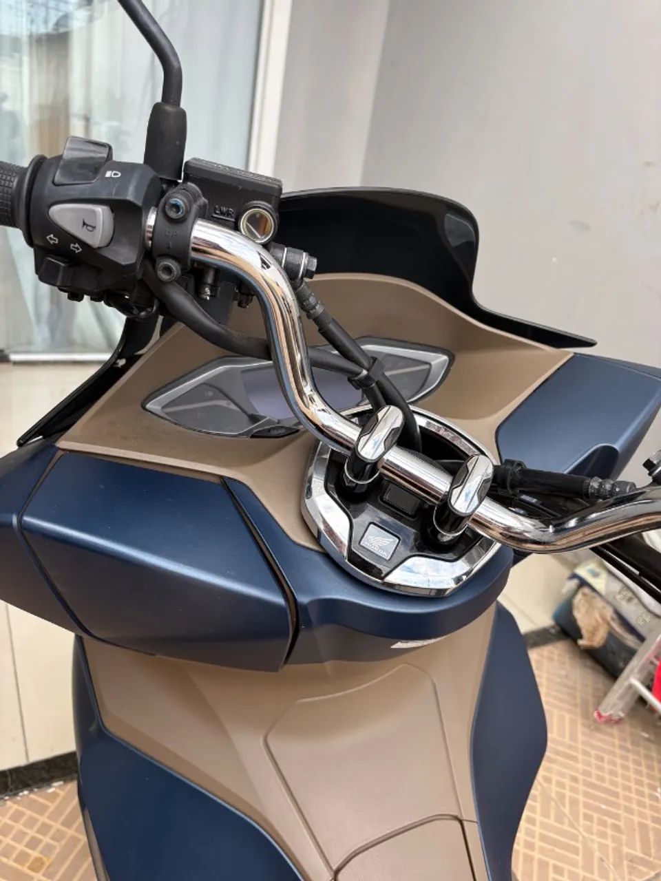 PCX DLX 2024 - Foto 5