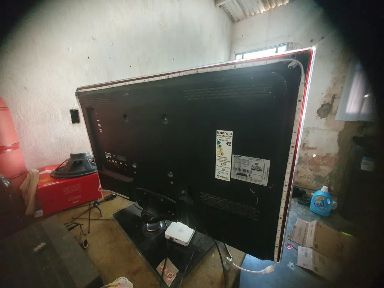 VEMDO TV SAMSUNG 40 POLEGADAS NÃO E SMART ELA ESTÁ COM 4 LISTAS NO CANTO  - Foto 2
