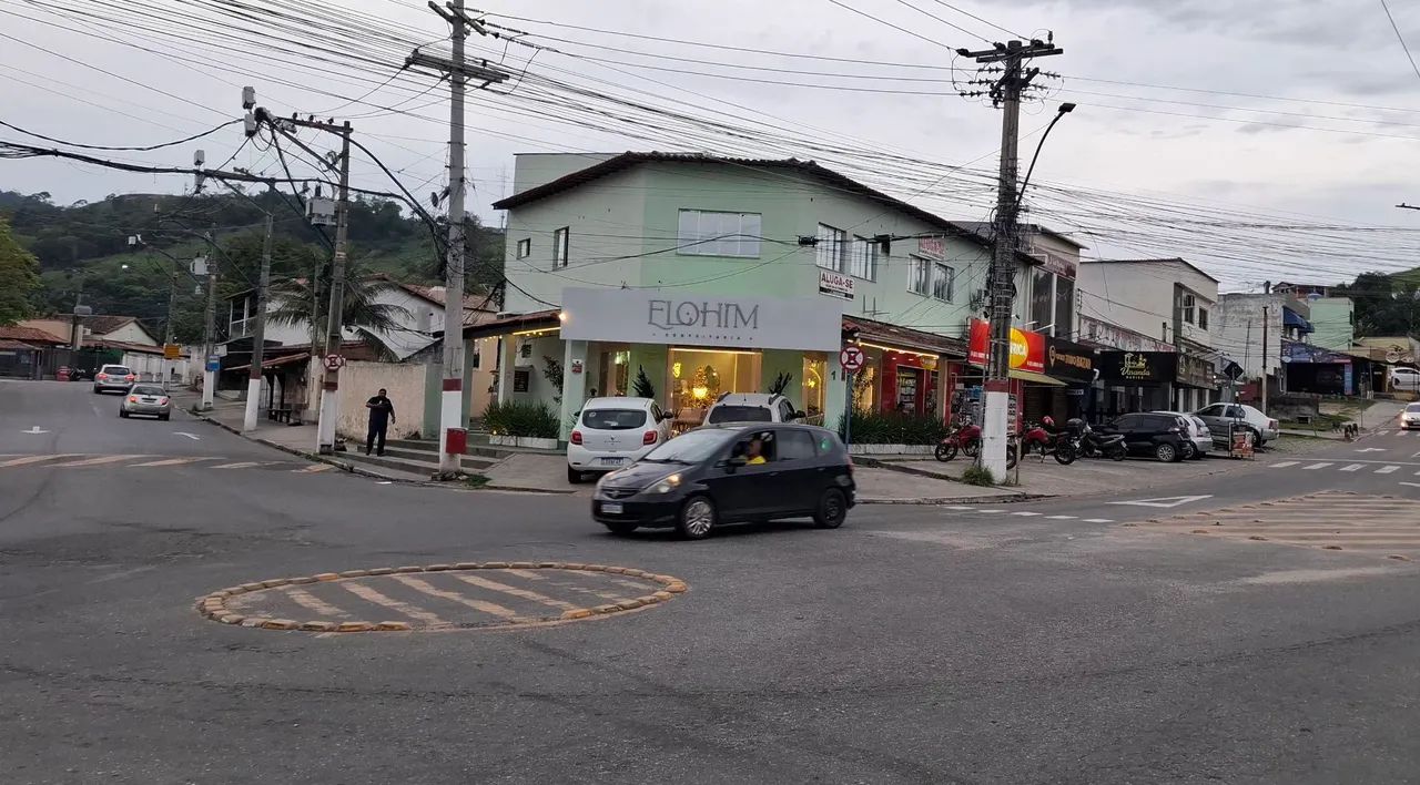 Ótima Sobreloja no centro de Maricá 