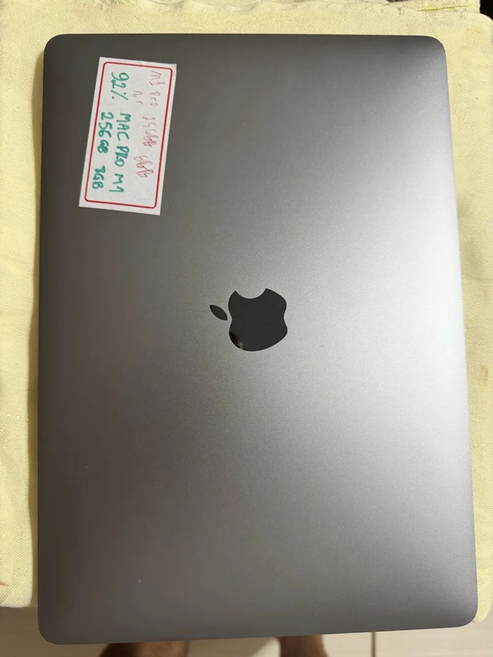 MacBook Pro 256gb m1 2022 touchbar 