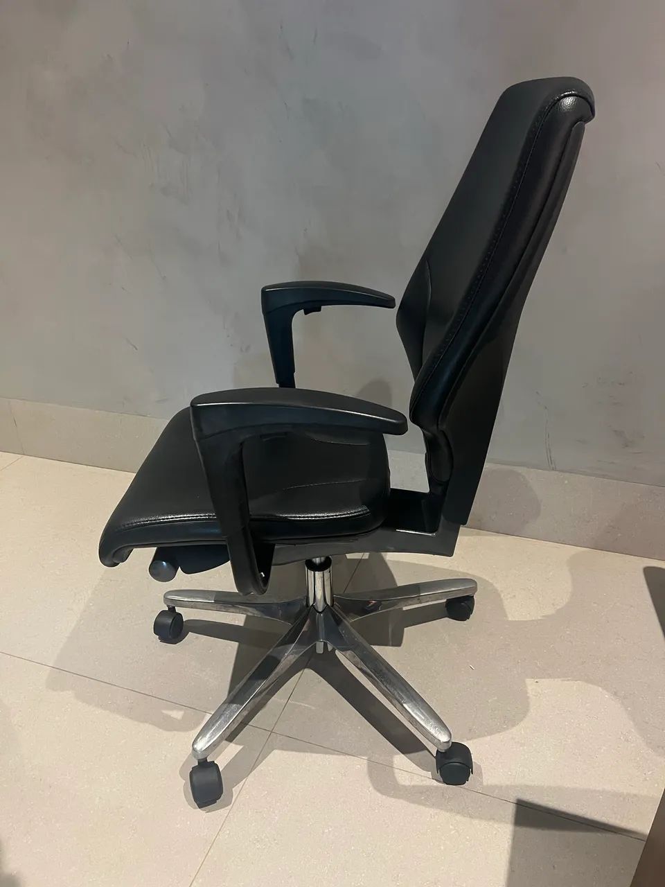 Cadeira presidente GIROFLEX excelente qualidade  - Foto 3