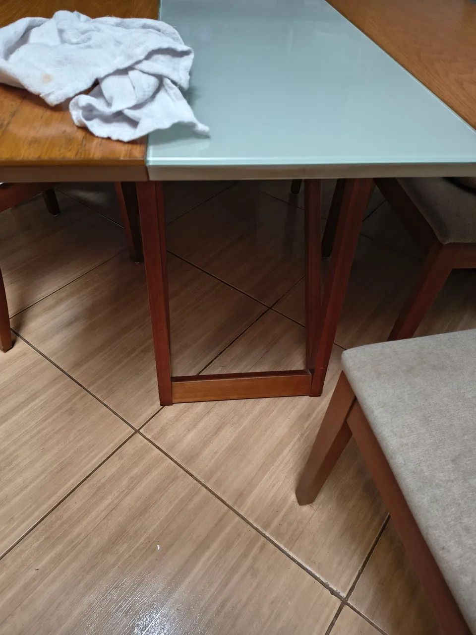 Mesa e seis cadeiras  - Foto 2