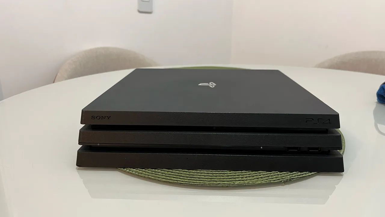 PS4 Pro 1TB + 2 Controles  | Excelente Estado - Foto 3