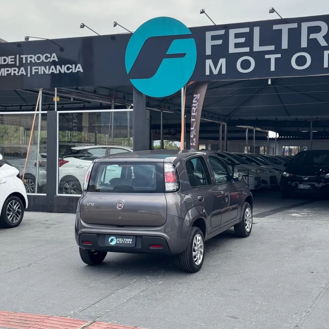 Fiat Uno Attractive 1.0 EVO Fire Flex 8V 5P 2021 - Foto 5