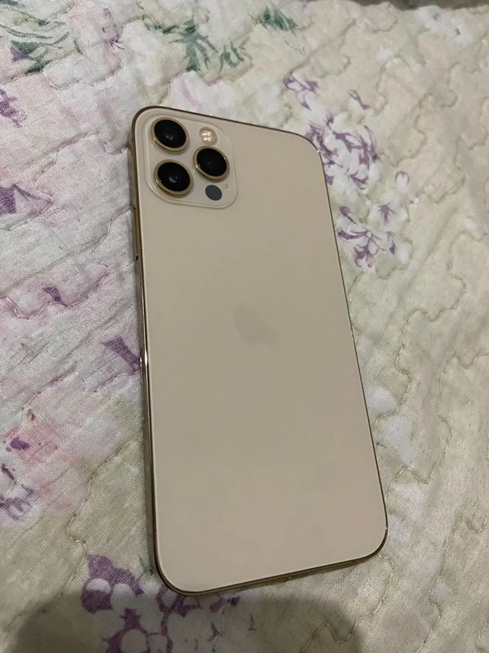 iPhone 12 Pro gold 