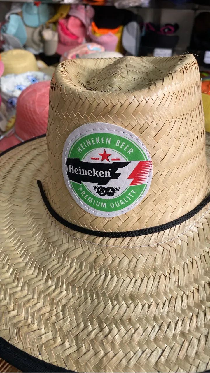 Chapéu semi novo 
