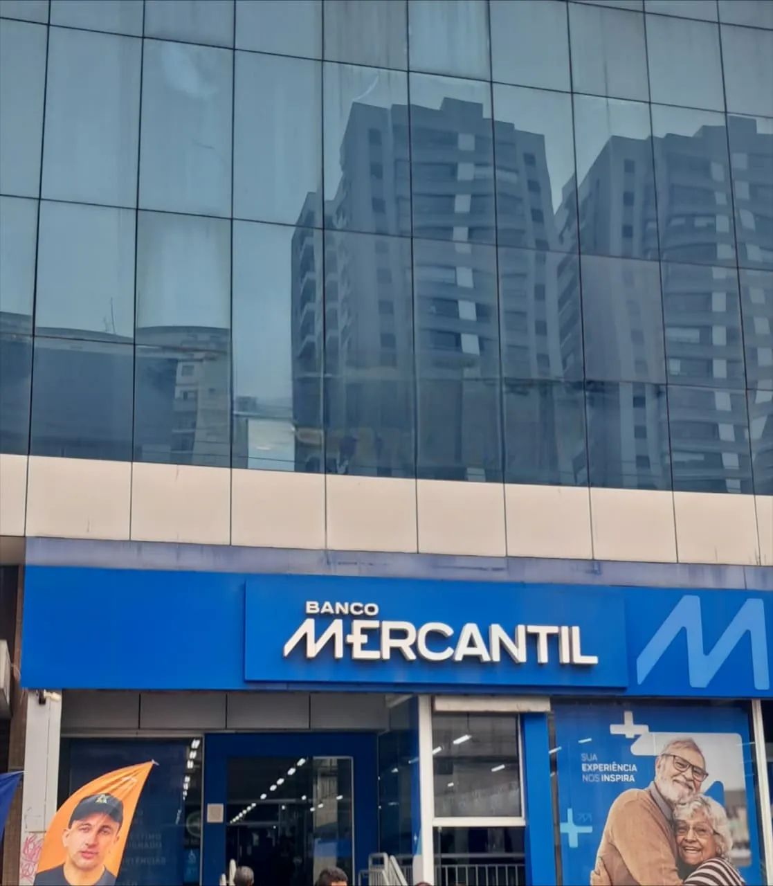 Prédio comercial na Rua Marechal Deodoro, 314  950 m²