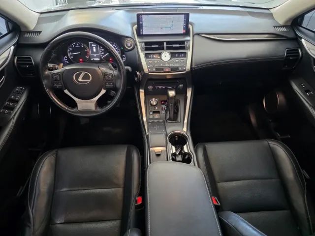 Lexus NX-300 Luxury 2.0 16V 238cv Aut., foto 17 de 20