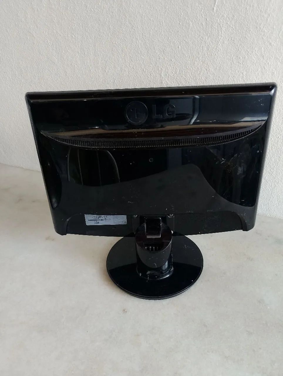 Monitor LG 17 polegadas com tela manchada - Foto 3