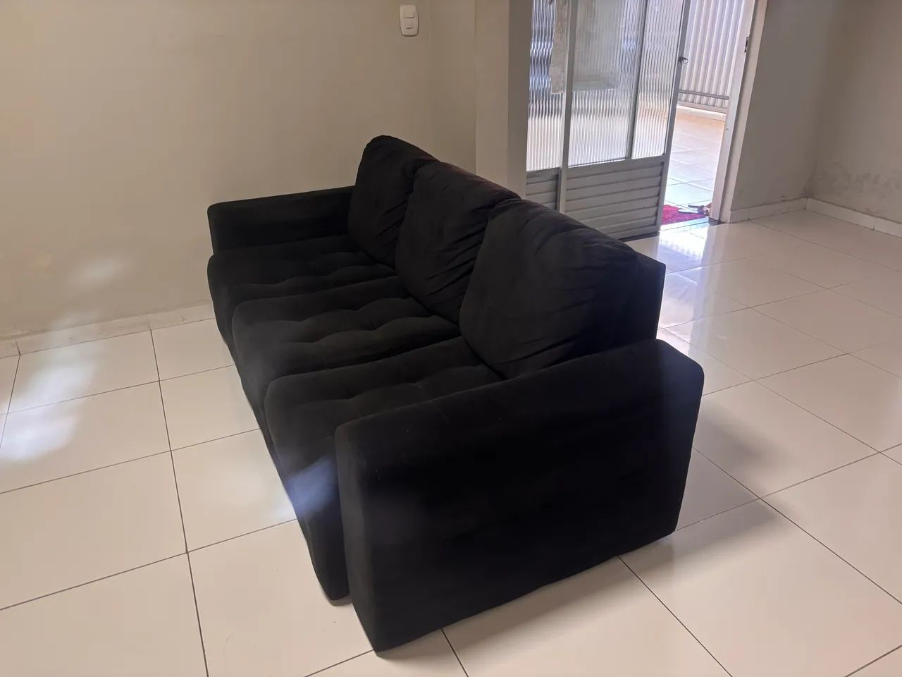 Vendo Sofá Retrátil Preto Veludo 2,25 x 0,90 m