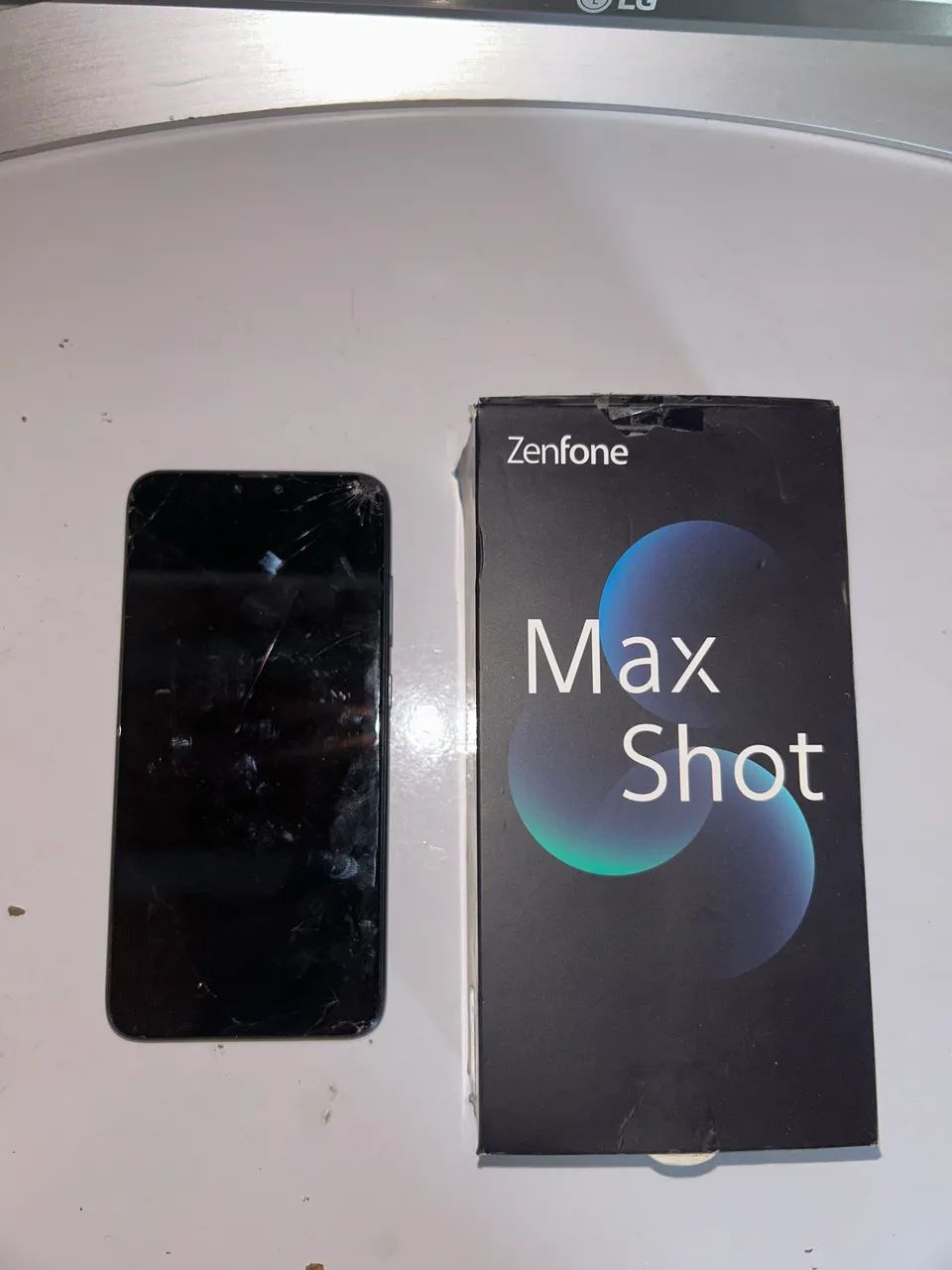 Zenfone Max Shot Tela trincada - Foto 3