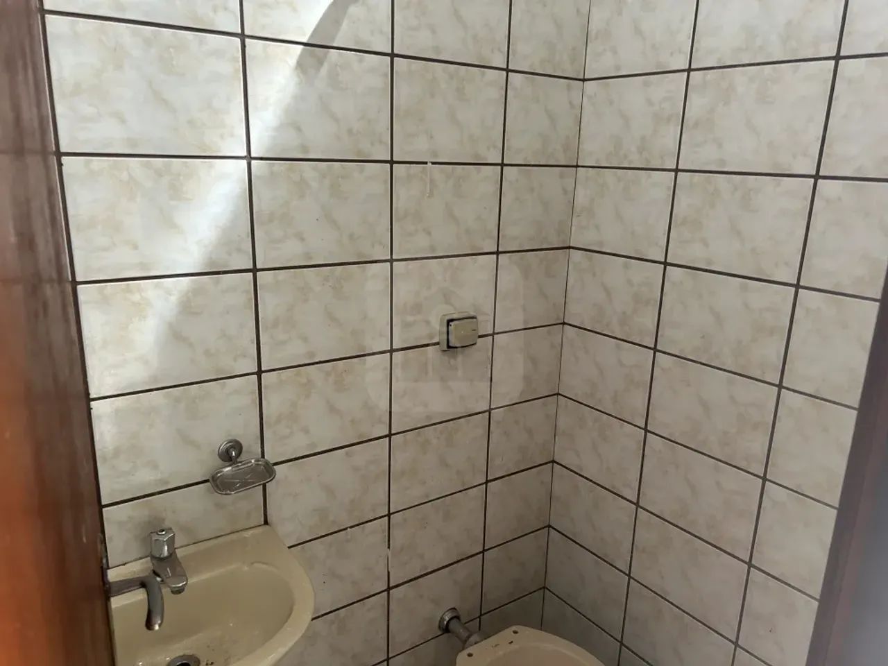 Loja comercial para locação no bairro Presidente Roosevelt - Foto 4