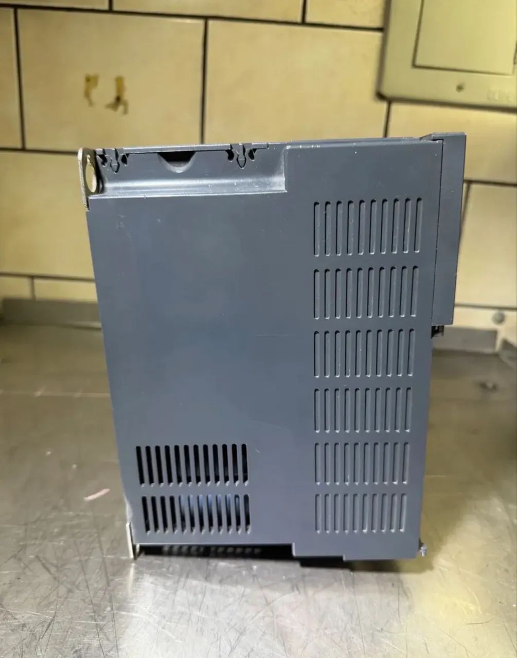 Inversor De Frequência B&r 7,5cv 380-500v Trifásico 5,5kw - Foto 3