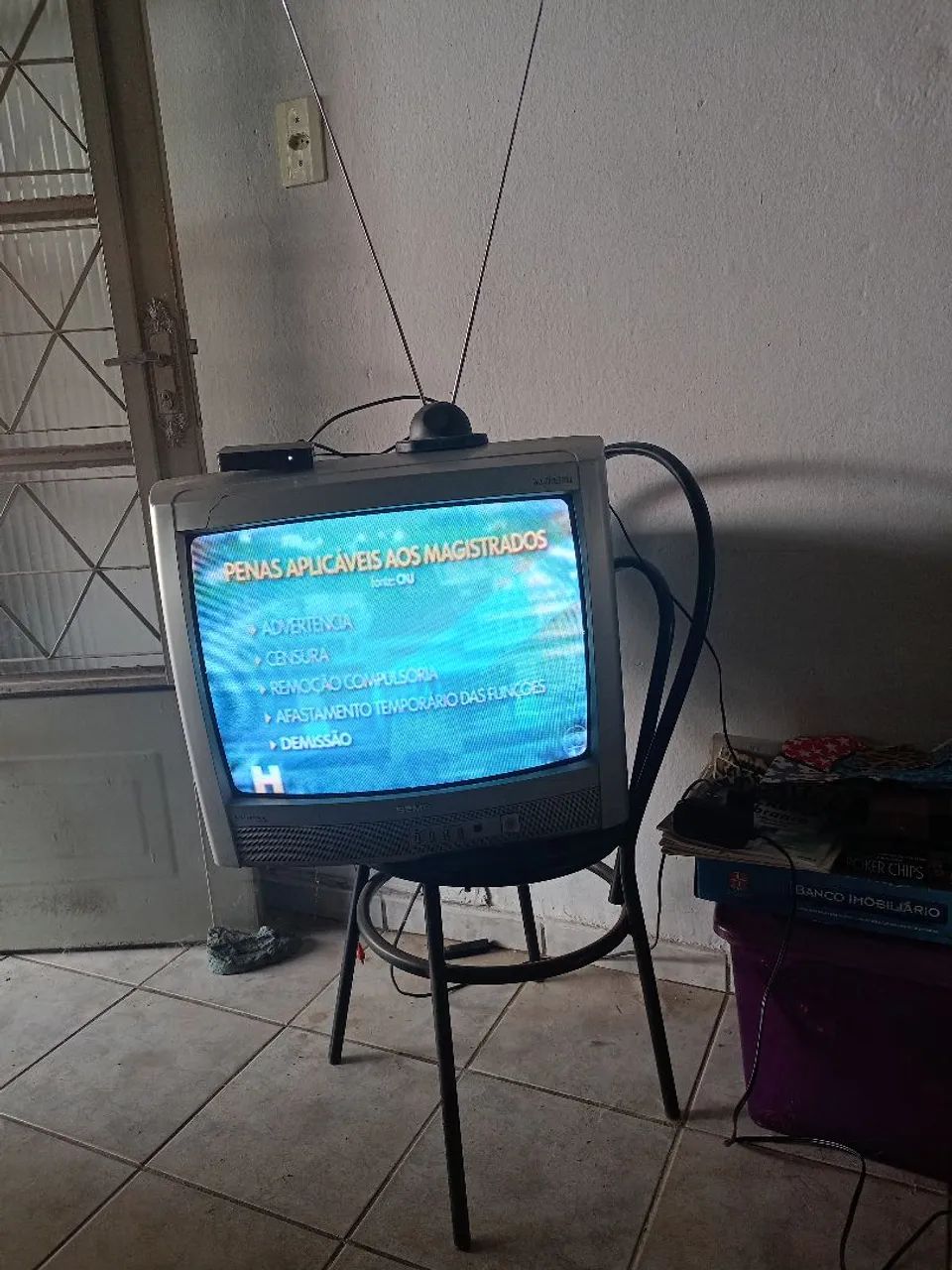 Só R$60!!! Tv com antena e conversor