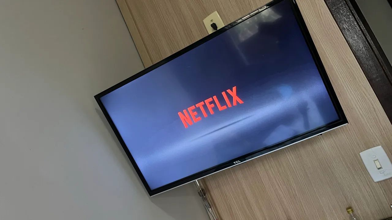 Tv smart tlc 32 polegadas 