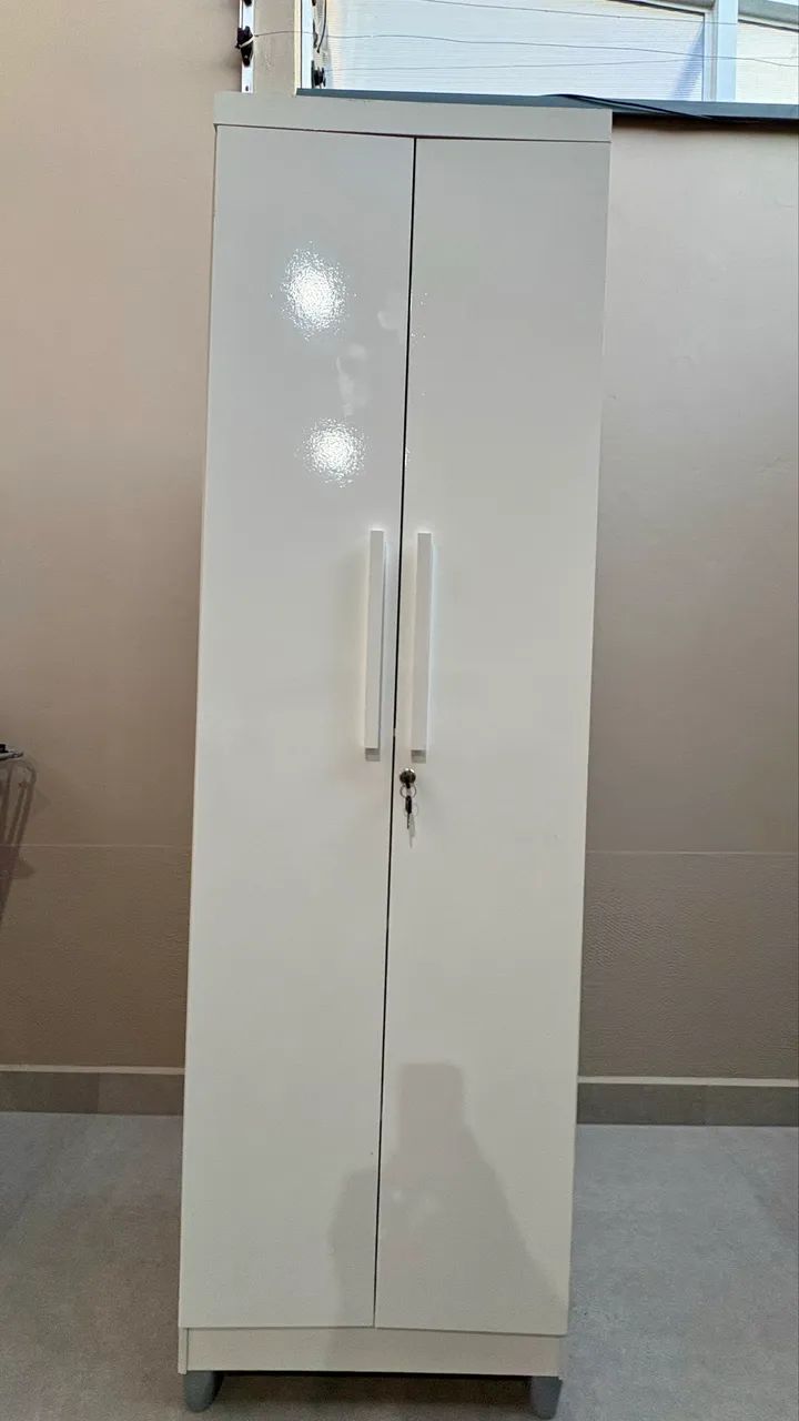 Armário multifuncional 