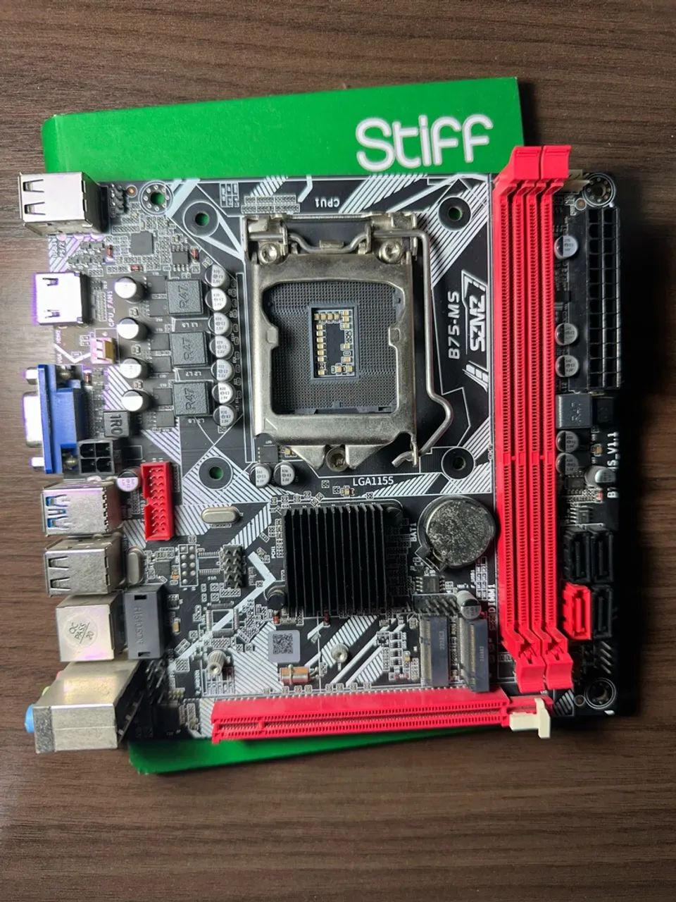 Placa Mãe B75 LGA1155 Queimada / Pra Reparo - Com Espelho  - Foto 2