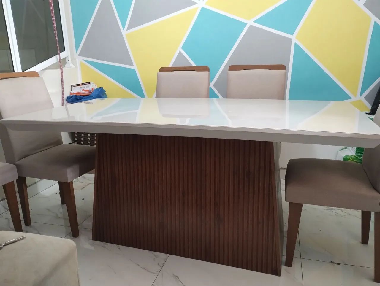 Mesa de jantar 6 cadeiras retangular off white e creme com tampo de vidro - Foto 5