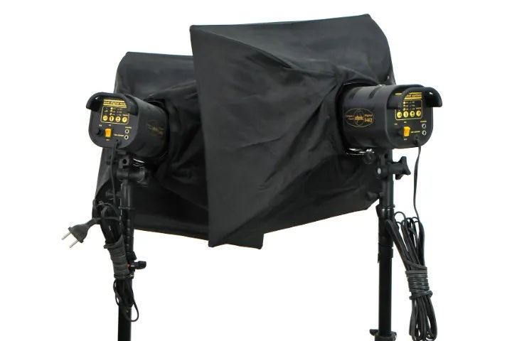 Flash para estúdio Compact Flash Digital 140 com Hazy Light 40 cm x 40 cm